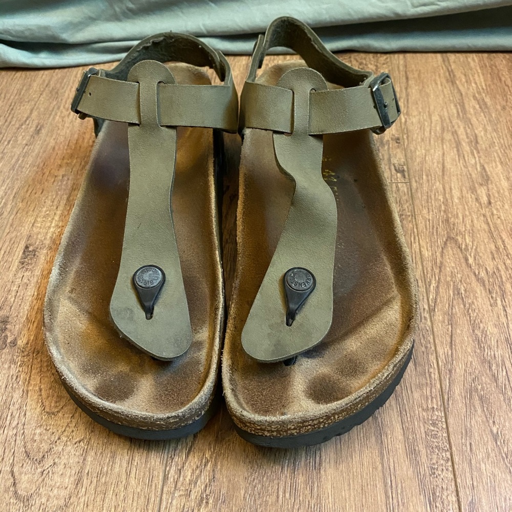 Stone grey Birkenstock Gizeh WITH backstrap